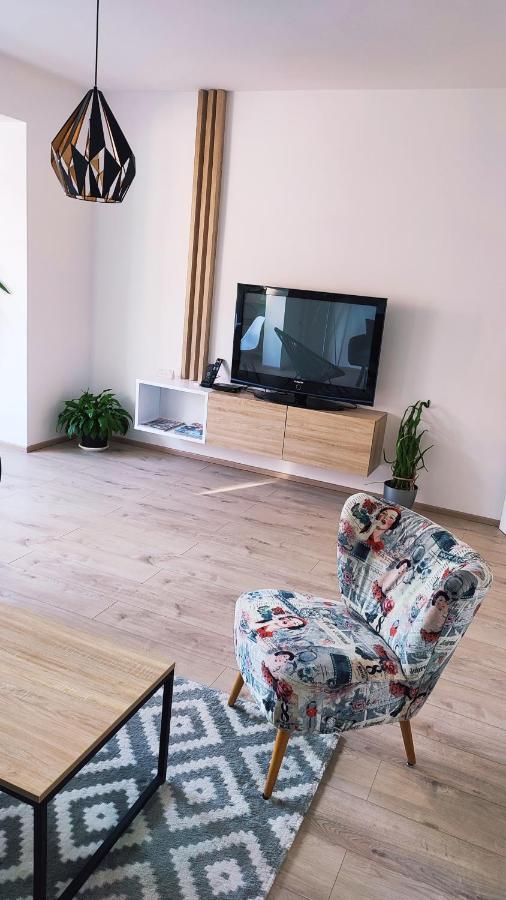 Apartman Lena Apartment Тузла Екстериор снимка