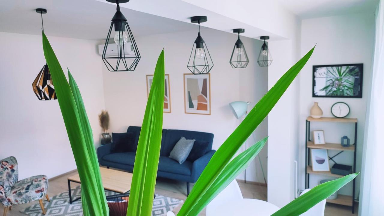 Apartman Lena Apartment Тузла Екстериор снимка
