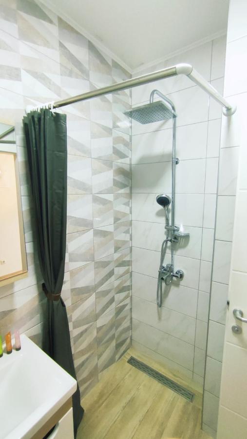Apartman Lena Apartment Тузла Екстериор снимка