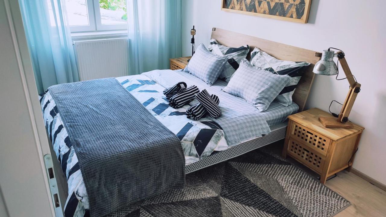 Apartman Lena Apartment Тузла Екстериор снимка